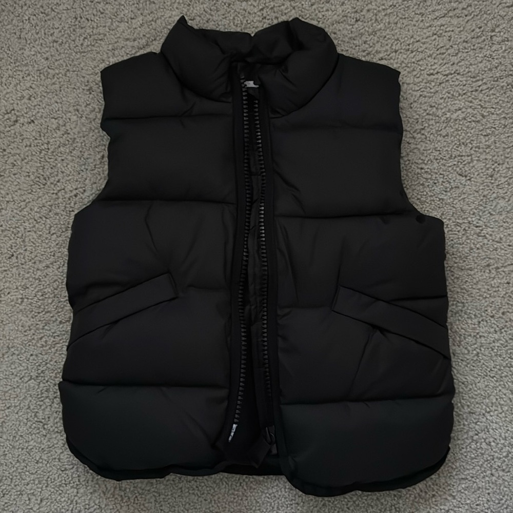Worn Once H&M Kids Black Puffer Vest in Size 3/4T